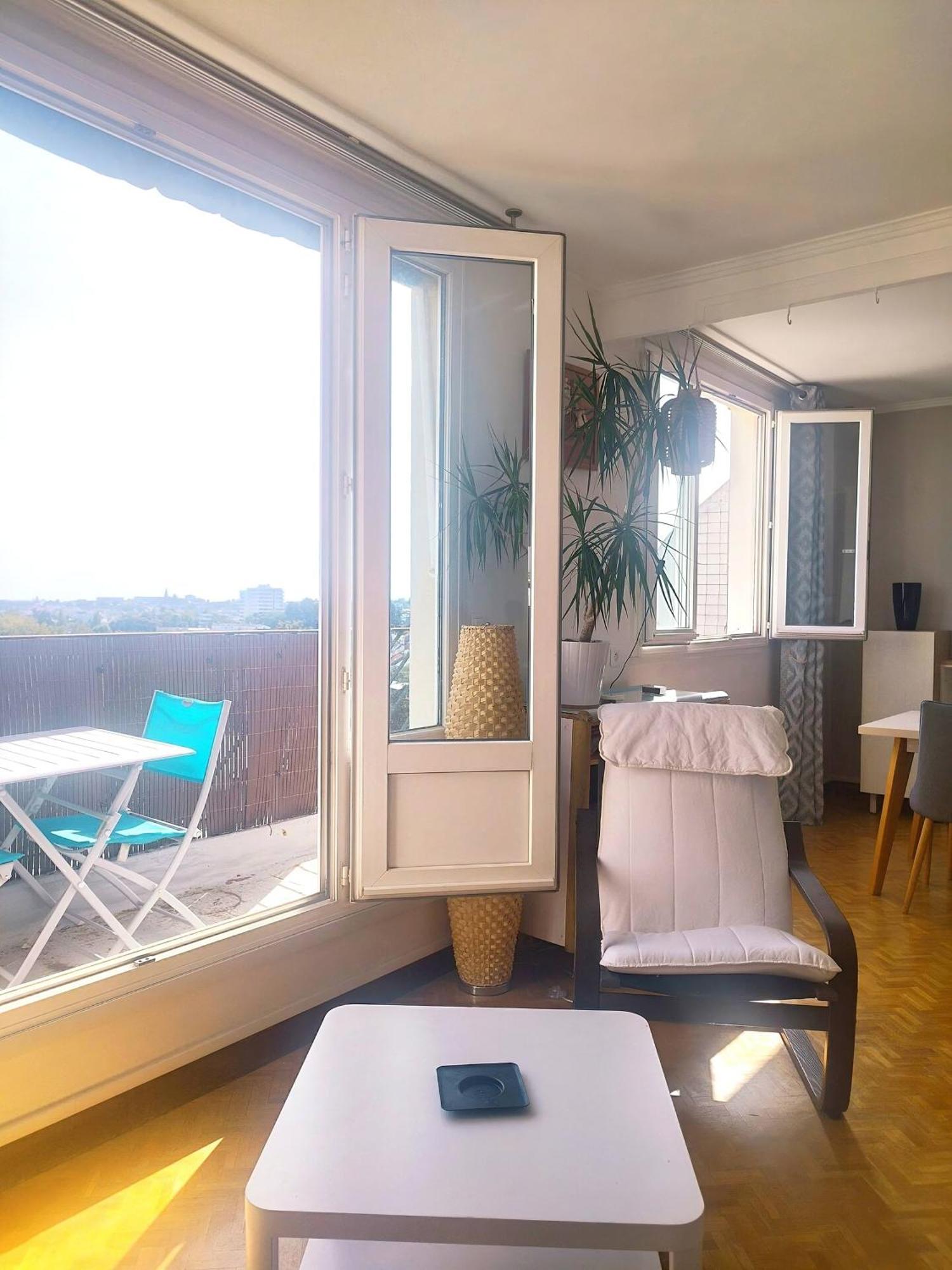 Charmant Appartement Lumineux - Dernier Etage Avec Balcon - Proche Centre-Ville Nantes Bagian luar foto